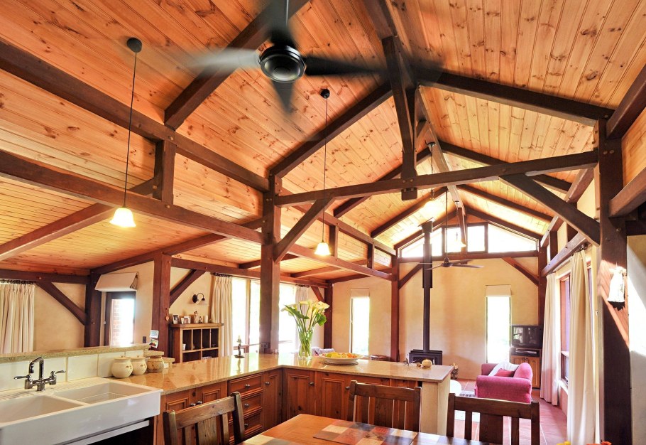 Подшивка деревянных балок 50х200