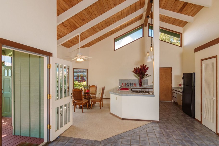 Интерьер детской в деревянном доме