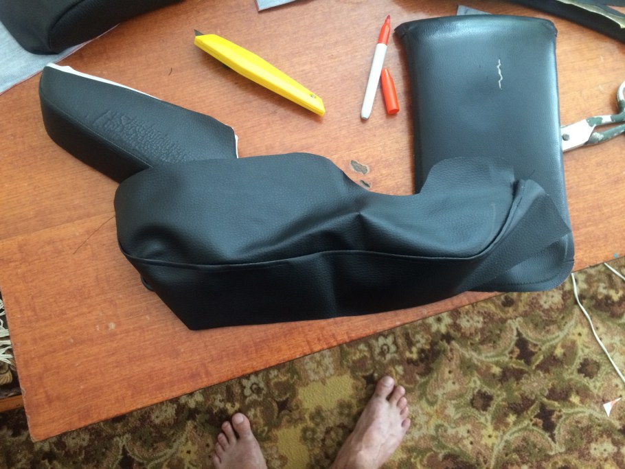 Обшивка подлокотника дивана