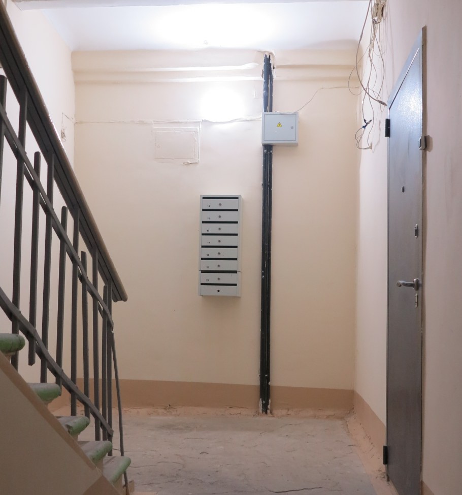 Красивый подъезд в пятиэтажке