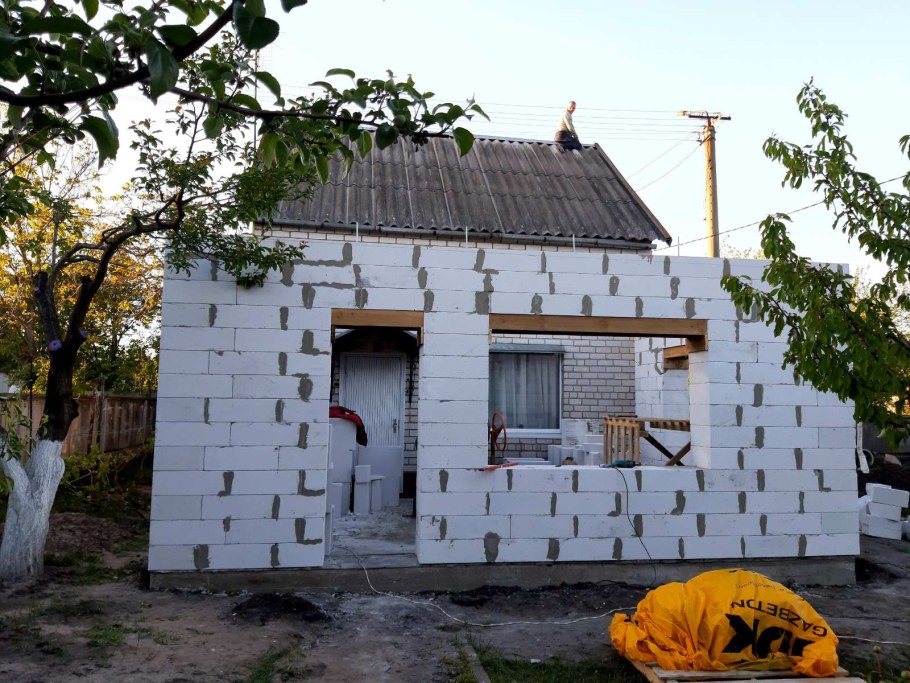 Интересные домик. Из газоблока