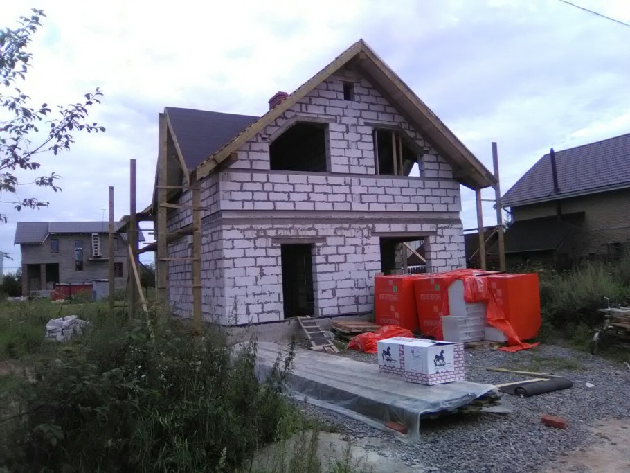 Полутораэтажный дом из газобетона