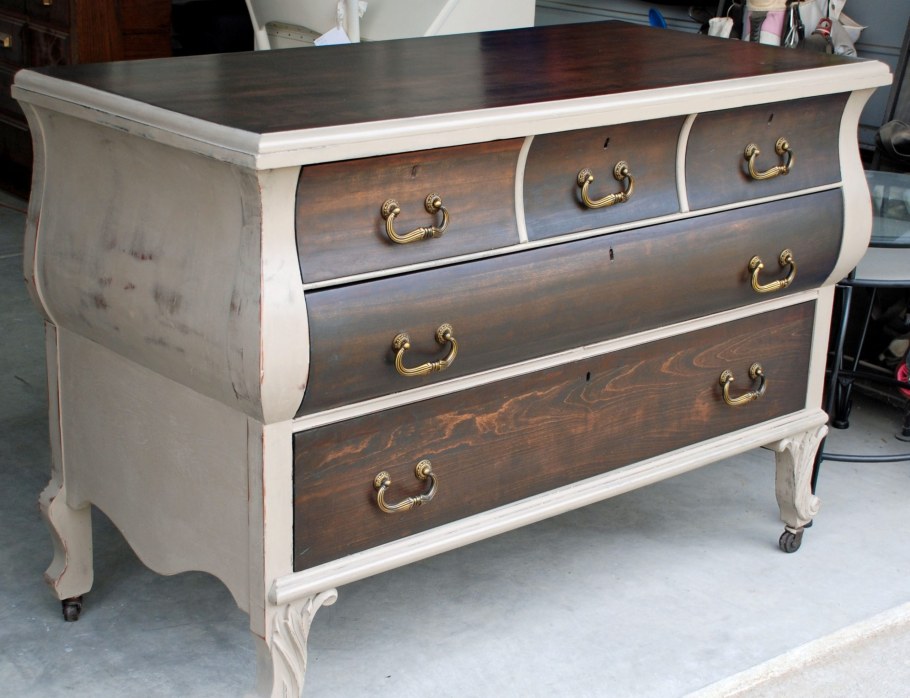 Шкаф с АГТ фасадами