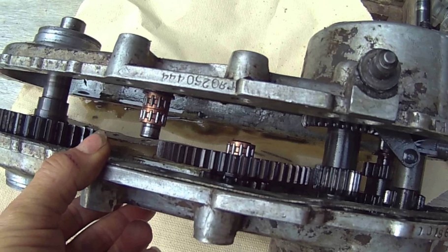 Отделка искусственным камнем в интерьере