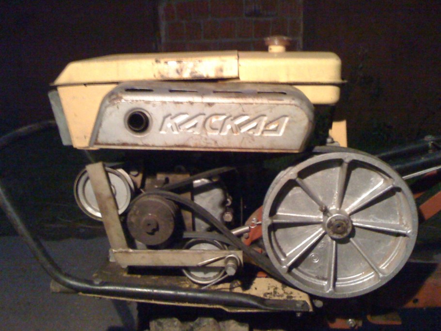 Кабинет светло бежевые стены