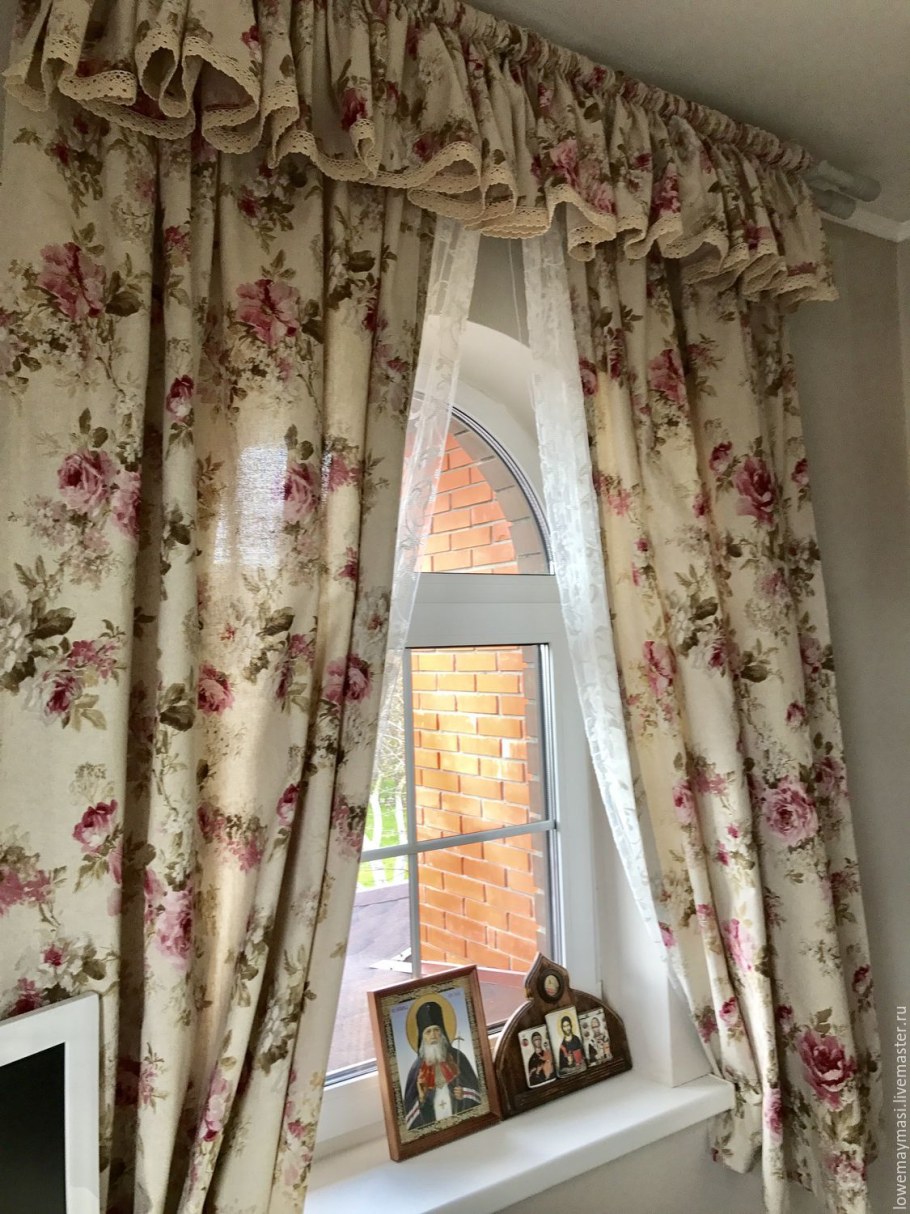 Шторы Прованс в деревянном доме