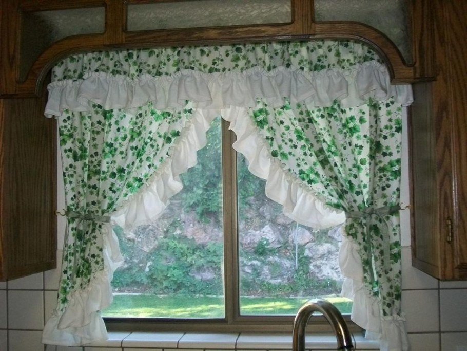 Римские шторы в стиле Прованс для кухни