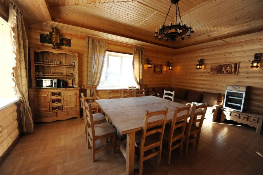 Интерьер комнаты отдыха в русской бане