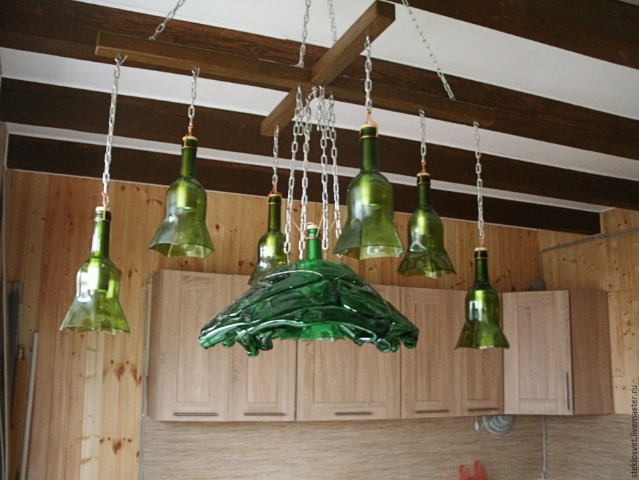Люстра из бутылок