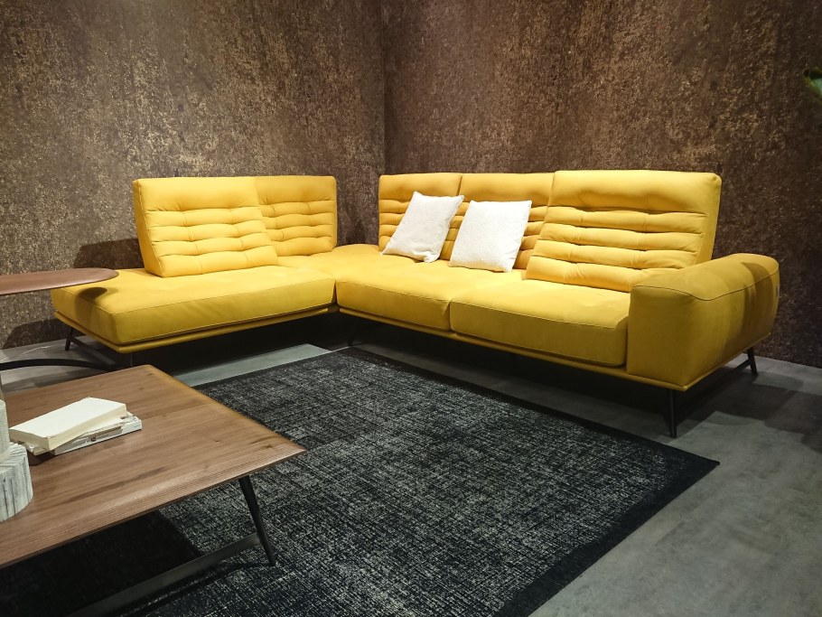 Итальянский диван с оттоманкой