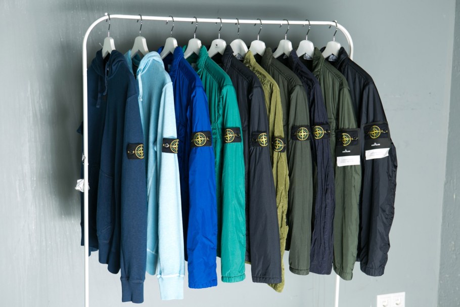 Stone Island много шмоток