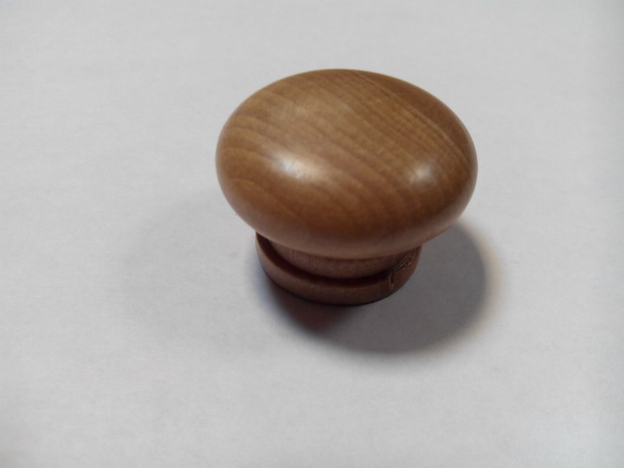 Ручка-кнопка деревянная/светл. Дерево d-35