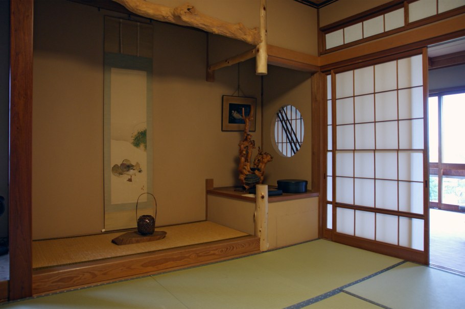 Токонома с телевизором