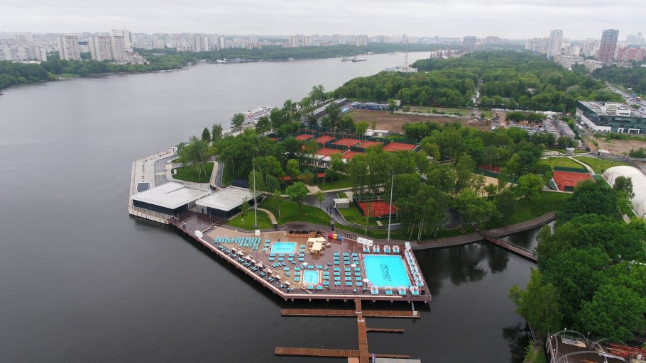 Парк Северного речного вокзала бассейн