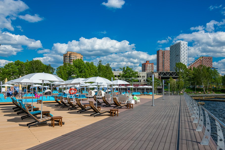 Речной вокзал парк пляжная зона