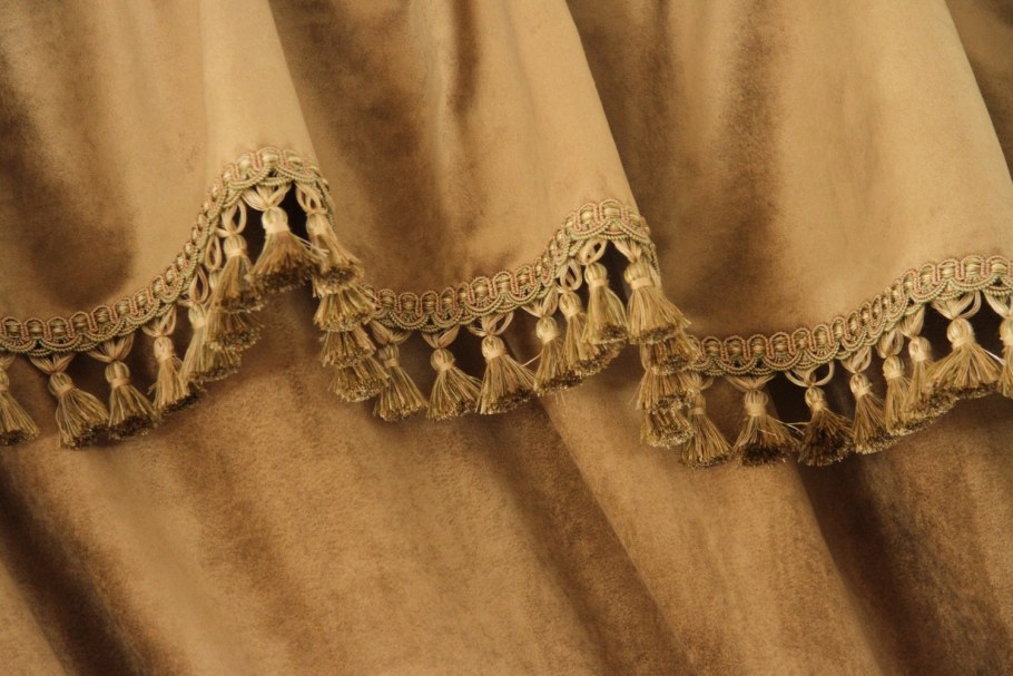 Шторы с бахромой внизу