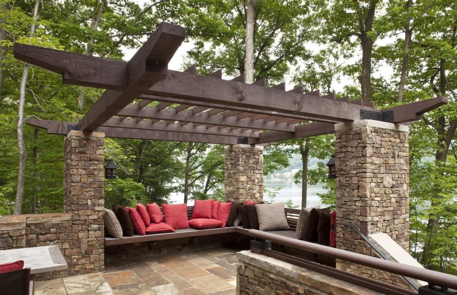 Пергола с прозрачной крышей