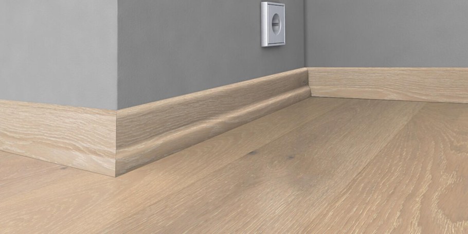 Монтаж плинтуса