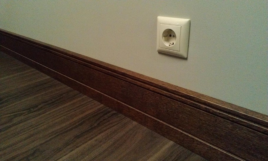 Торец плинтуса под 45 МДФ