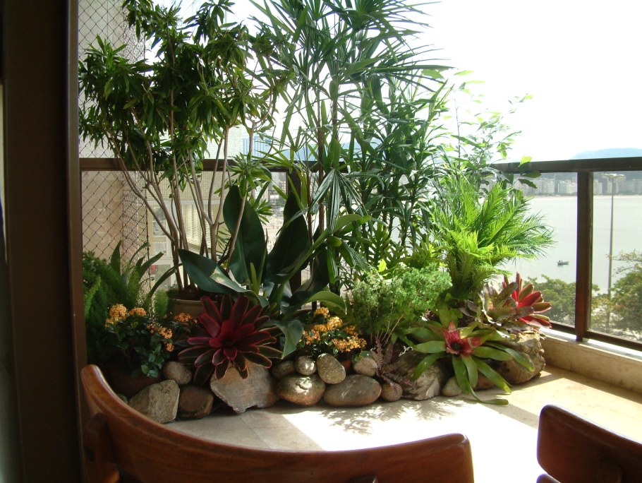 Зеленый Оазис на балконе