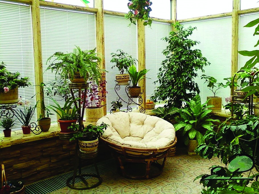 Минисадик в горшке с фигурками