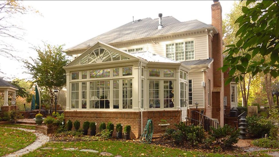 Пристройка в классическом стиле