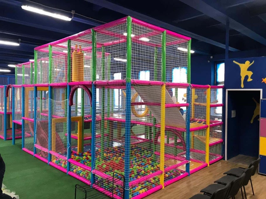 Игровые комнаты лабиринты батутные комплексы