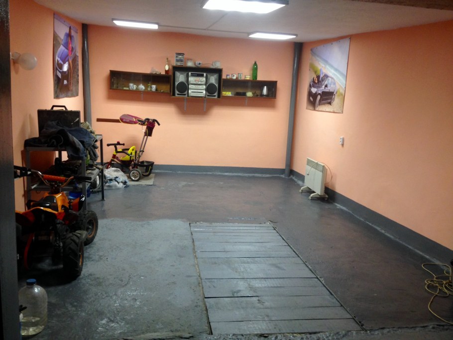 Отделка гаража внутри штукатуркой