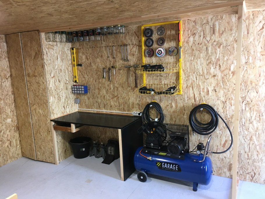 Стены в гараже