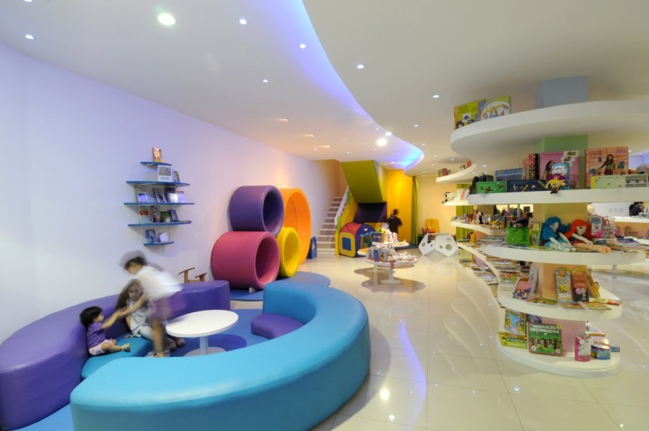 Мебель для детского магазина одежды