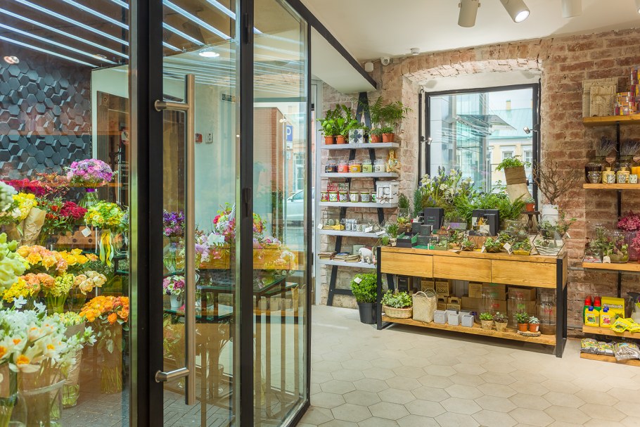 Витрина цветочного магазина