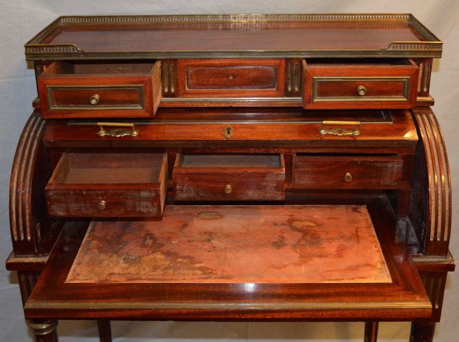 12 Стульев выставка