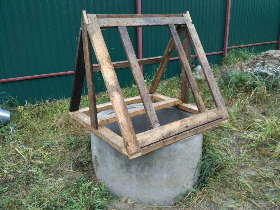 Садовый колодец