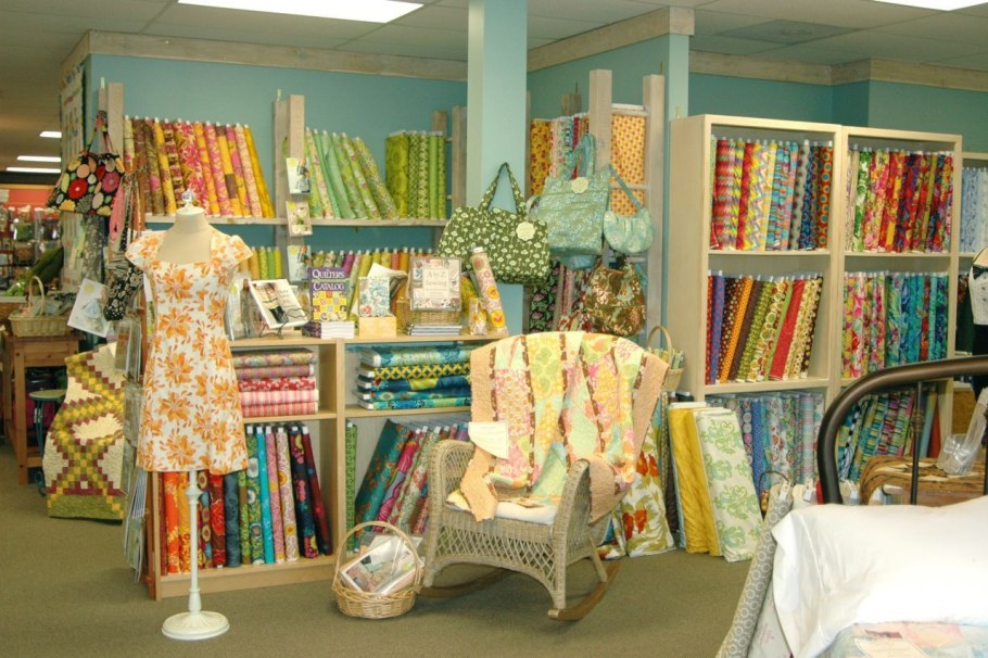 Интерьер магазина тканей и швейной фурнитуры