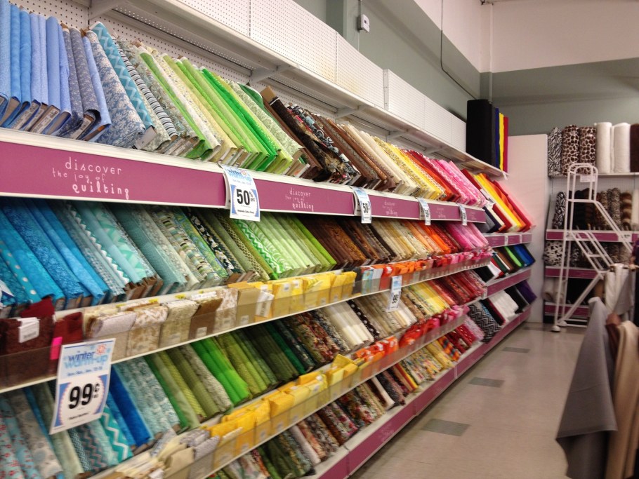 Интерьер магазина тканей