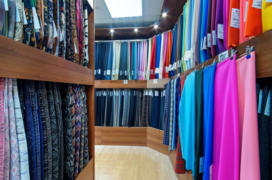 Торговое оборудование для магазина тканей