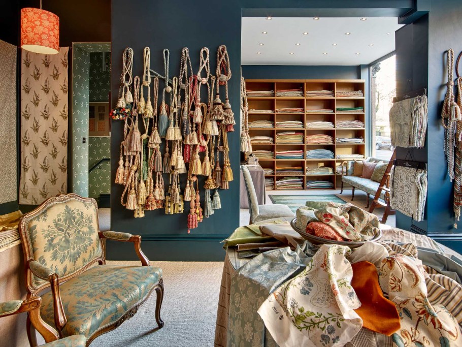 Витрина салона штор