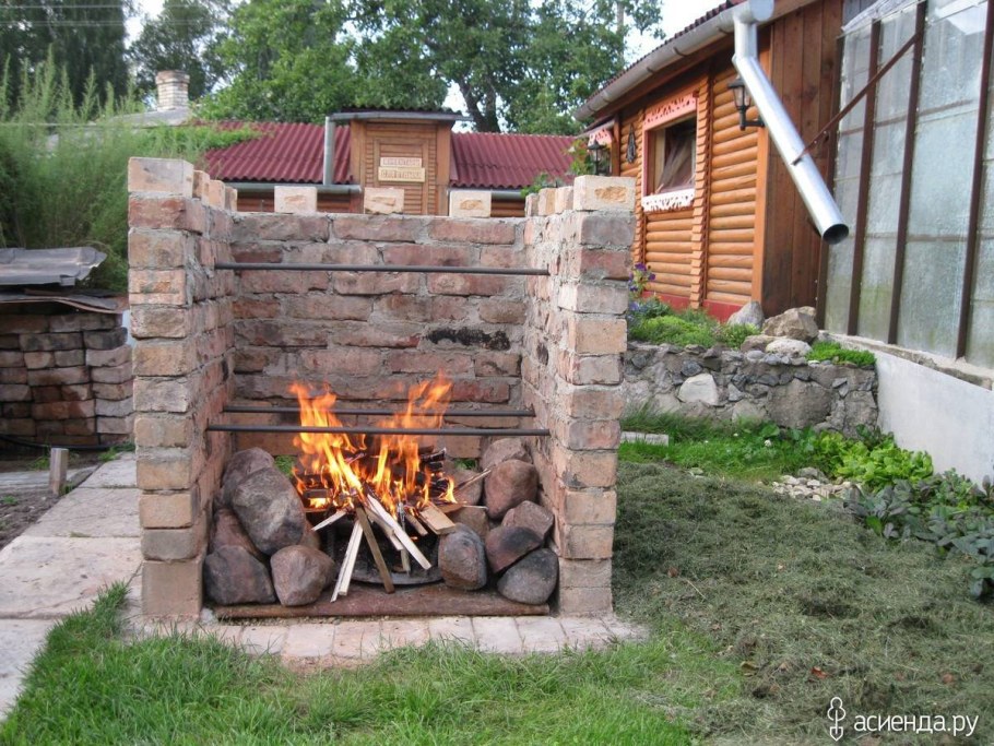 Железная бочка для сжигания мусора