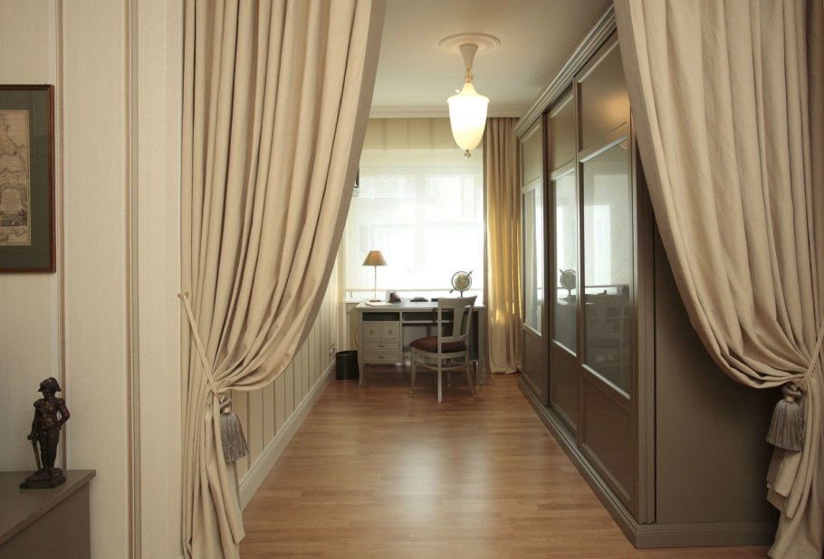 Шторы на дверной проем