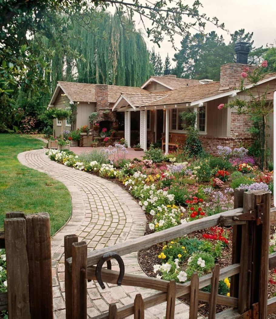 Уголок отдыха в саду