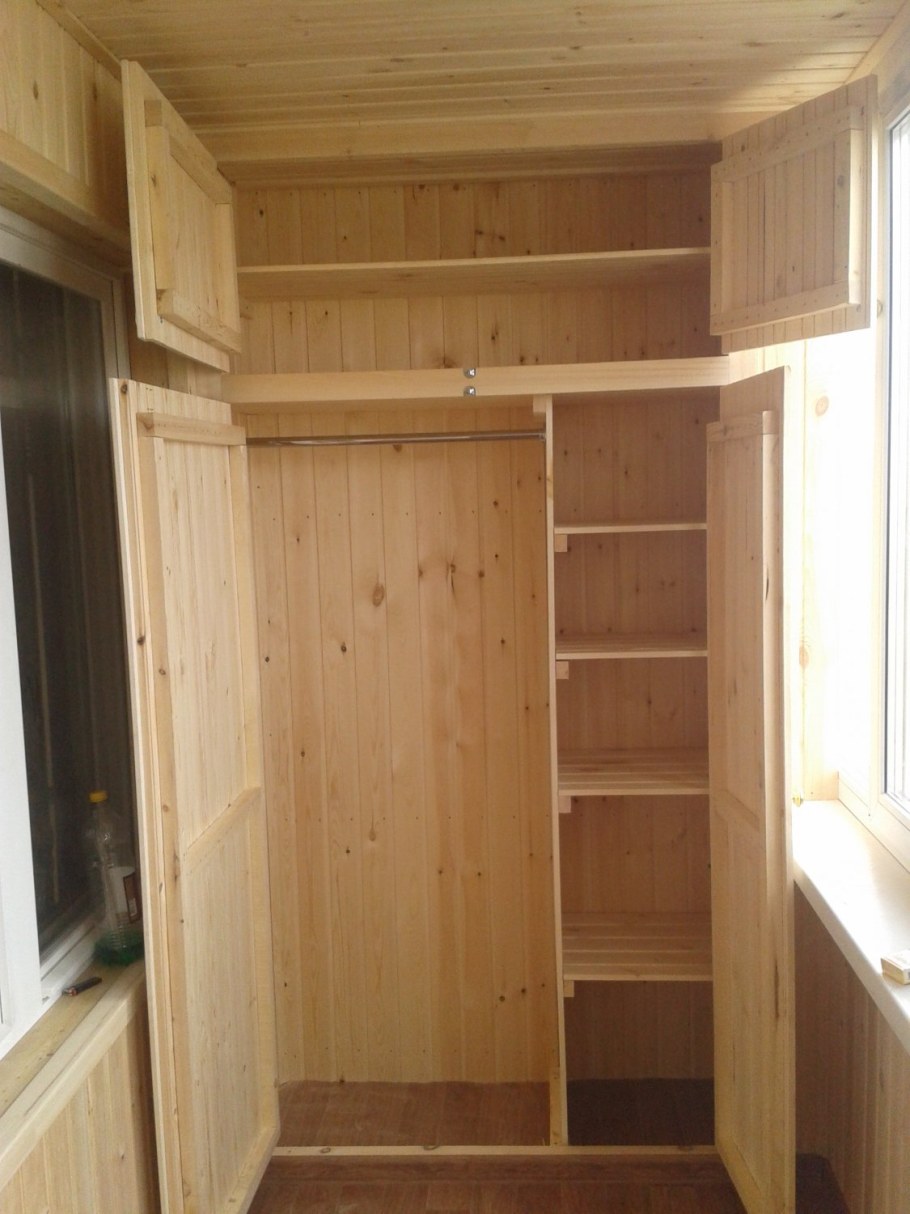 Шкафчик на балкон из вагонки