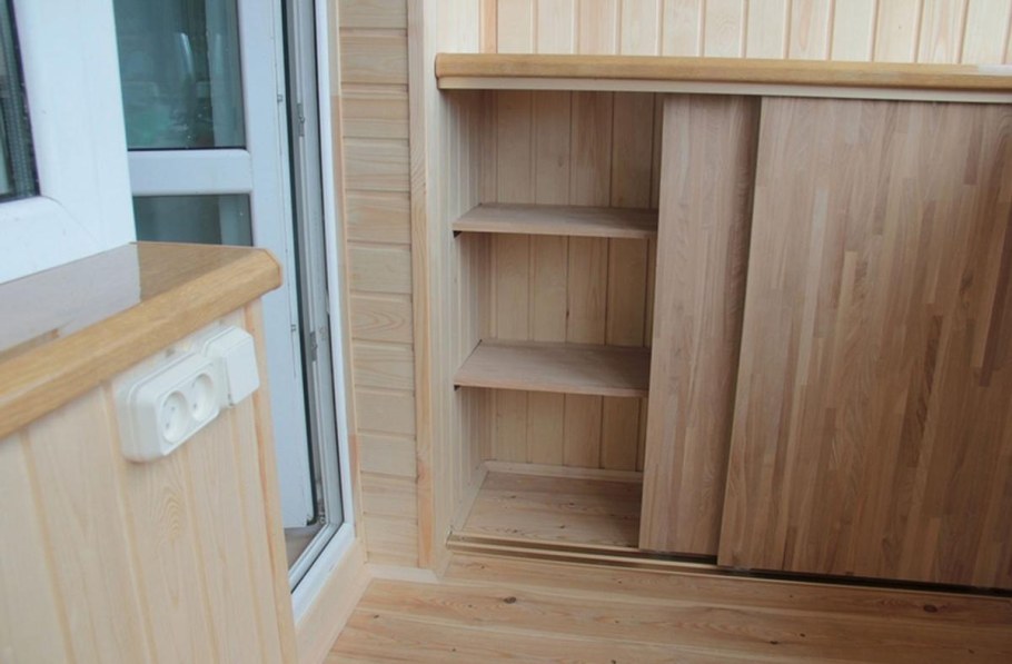 Шкаф на лоджию из вагонки