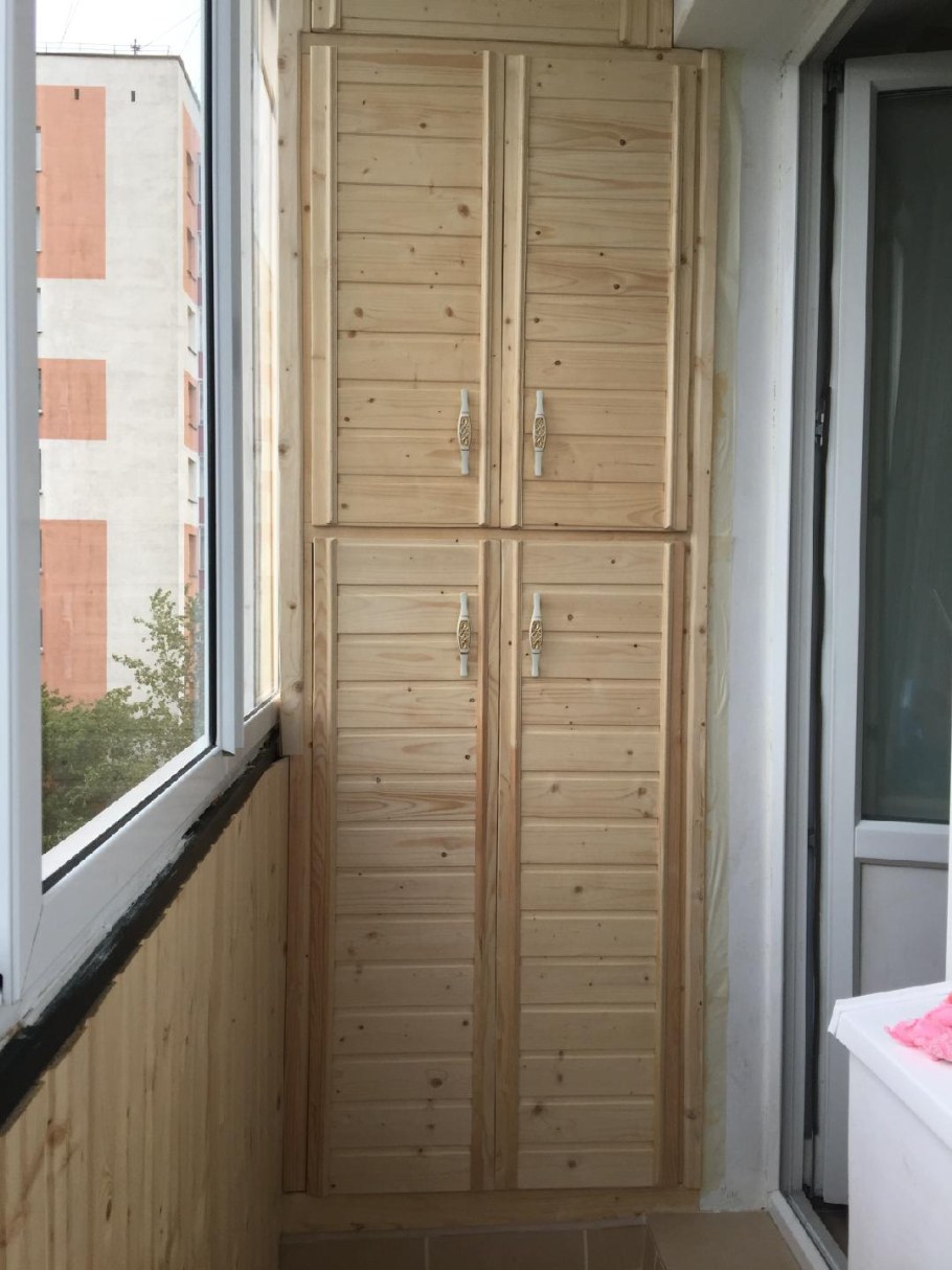 Обшитые мансардные крыши вагонкой