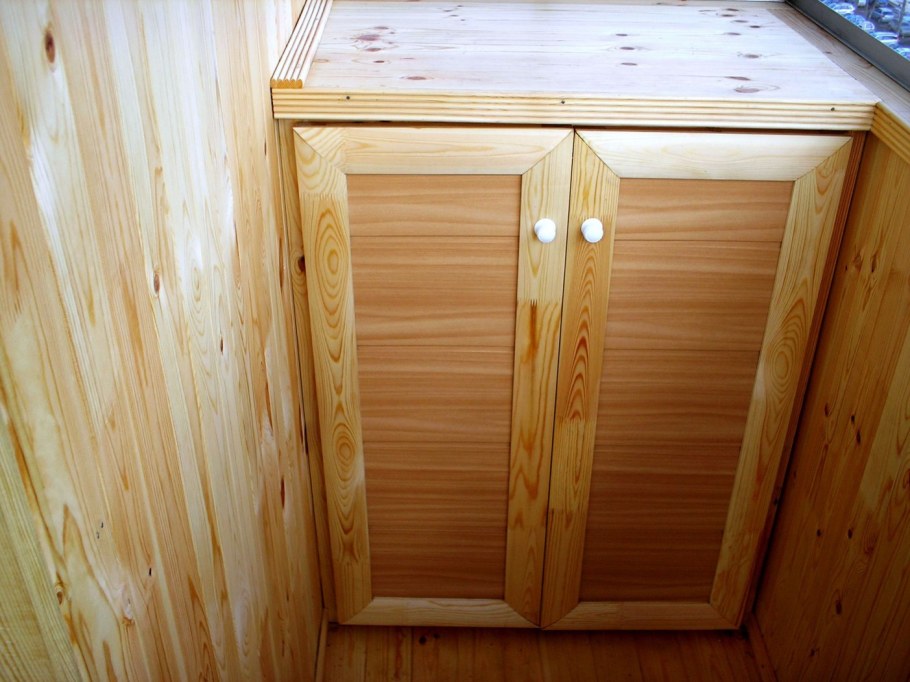 Встроенные кровати на мансарде