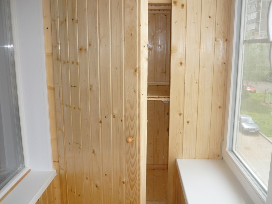 Дверцы из имитации бруса