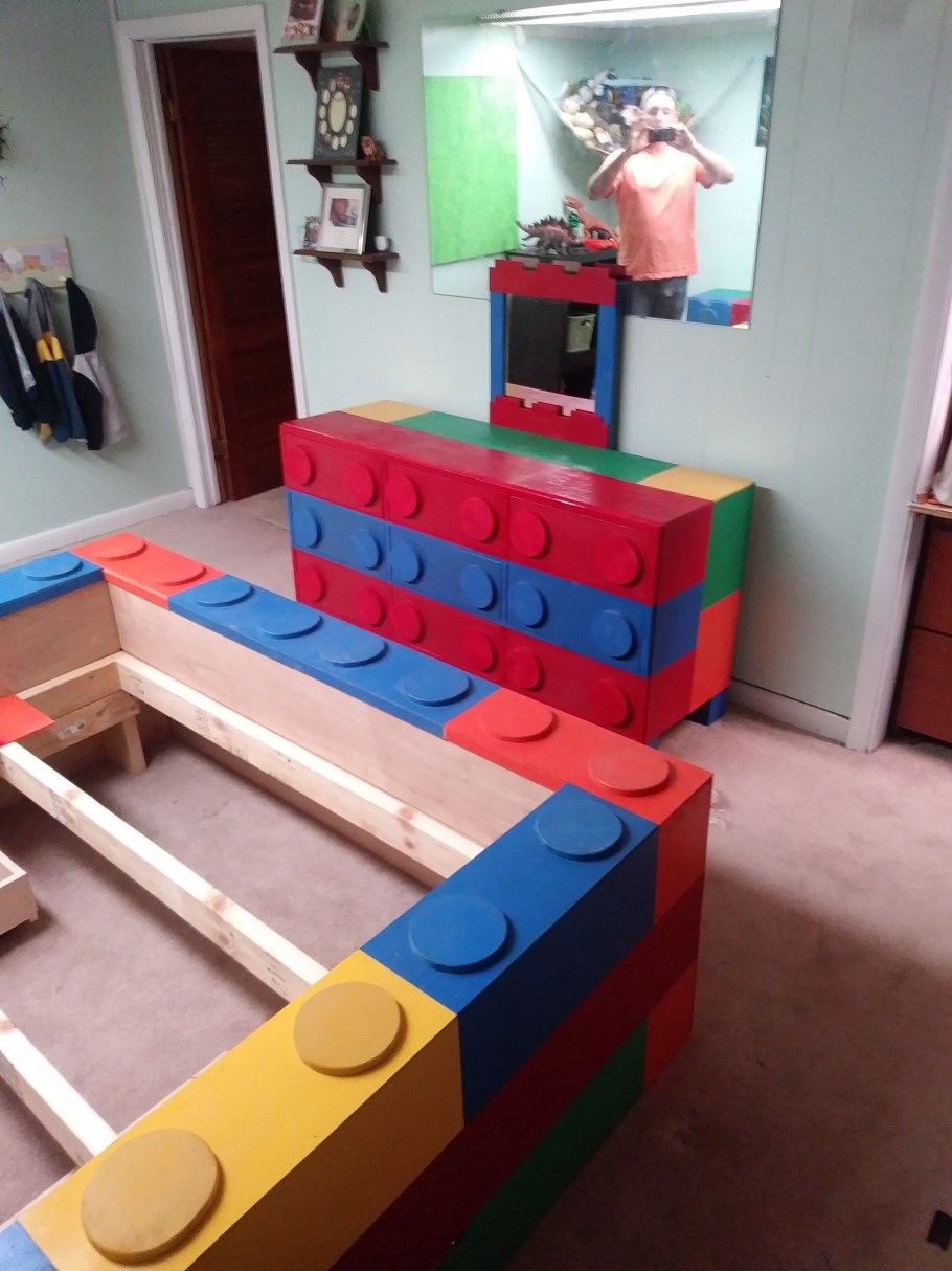 Детская кровать в стиле лего
