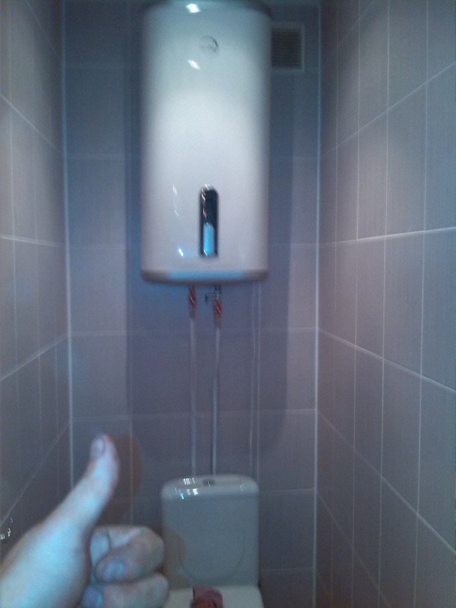 Бойлер 50 литров в туалете