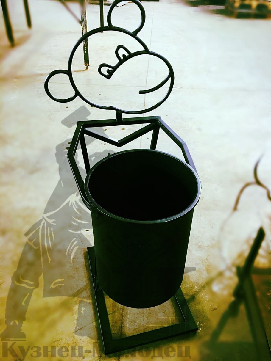 Самодельные мусорки из металла
