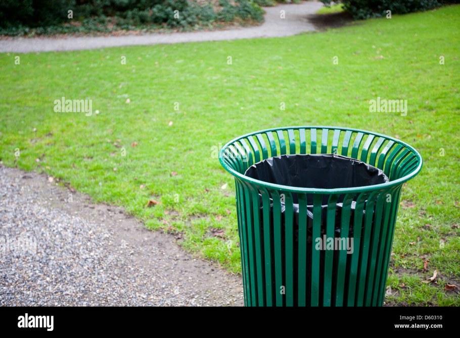 Урна уличная; 420х400х820 мм.; 34 Л