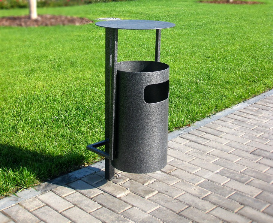 Trash cans in the Park
